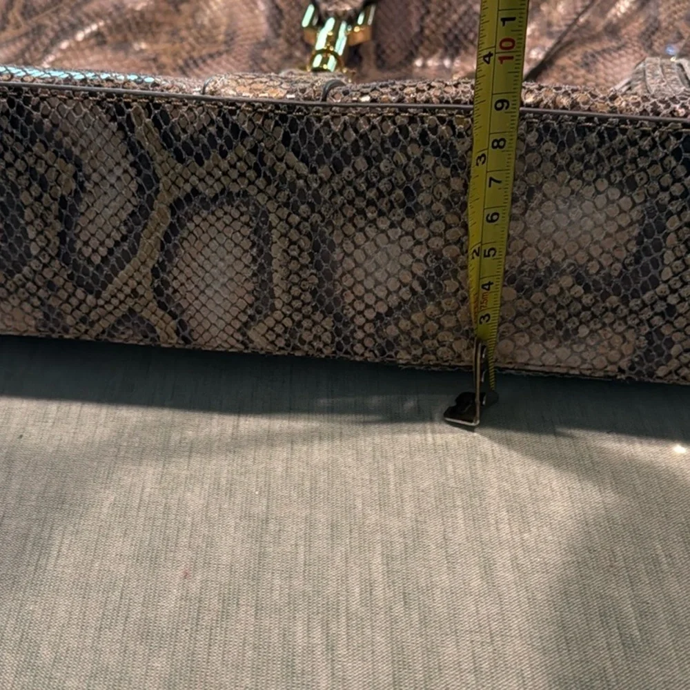 G.I.L.I. Beige Snakeskin Hobo Bag